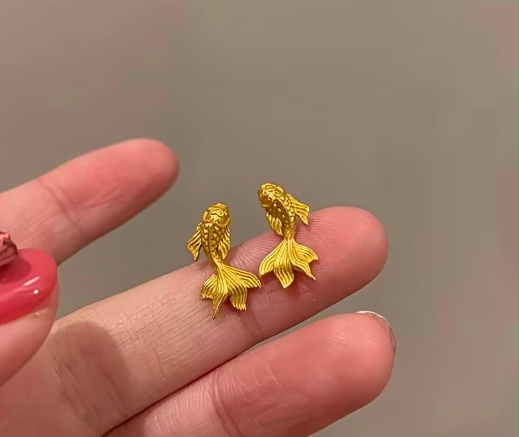small gold fish